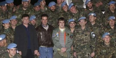 Alonso visits troops in Lebanon