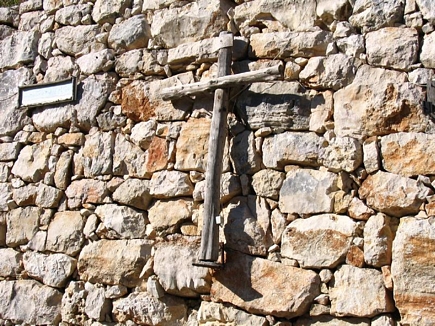 Cross , Oudin Valley , Akkar