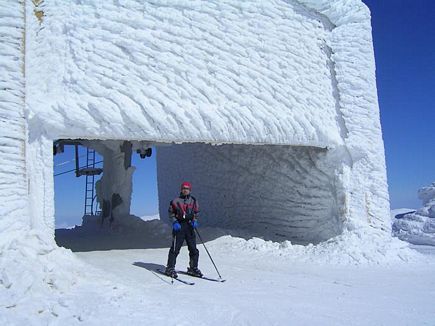 Skiing in Faraya