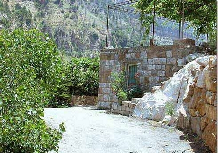 Akoura