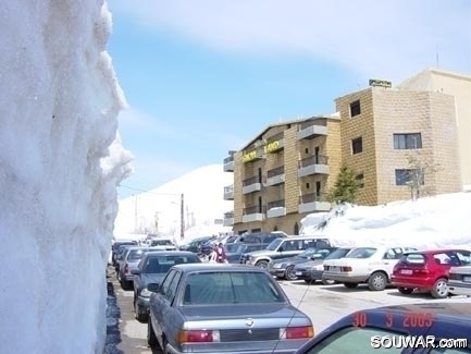 Kanat Bakich Snow Land Hotel