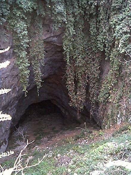 Baakleen, H-Raidan Grotto