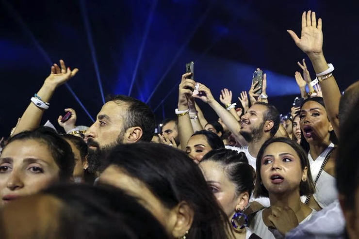 Amr Diab - Beirut Waterfront Concert