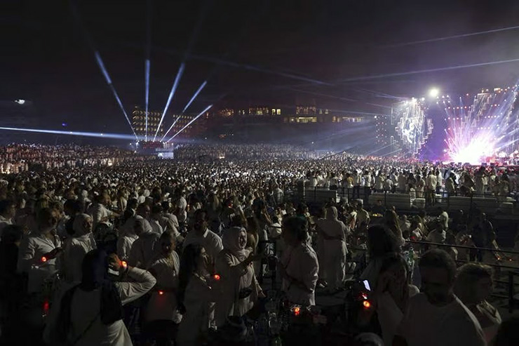 Amr Diab - Beirut Waterfront Concert